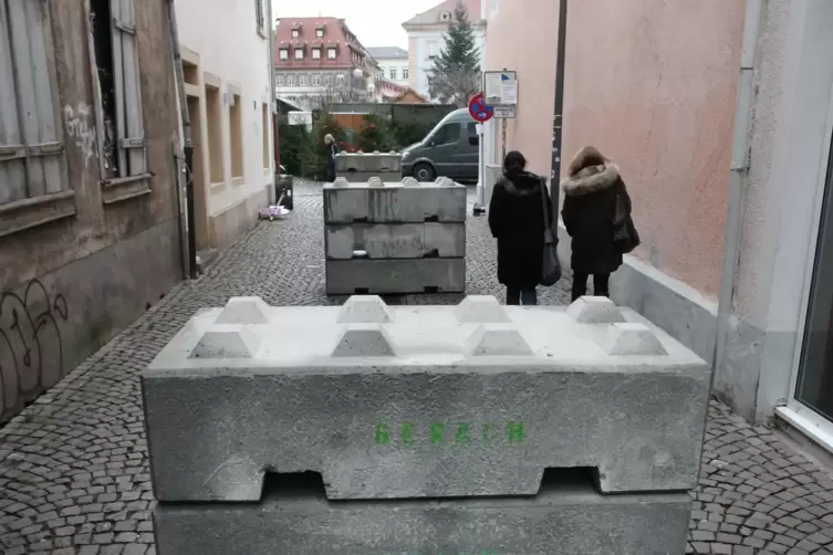 2017 hatte es erstmals Betonsperren gegen Amokfahrten in den Zufahrten zum Nikolausmarkt gegeben. 