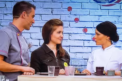 Julia Feith (Mitte) im Gespräch mit den Back-Profis Gesa Kohlenbach und Matthias Ludwigs. 