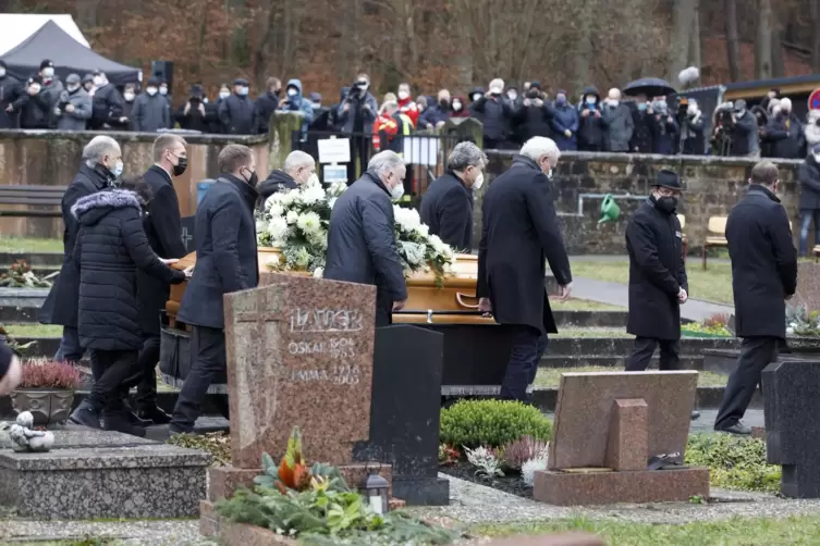 Ehrengrab für Horst Eckel oder nicht? Diese Frage treibt die Gemeinde Bruchmühlbach-Miesau in diesen Tagen um. Die Beerdigung se