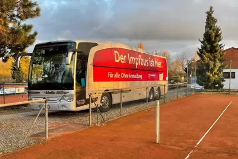 Der Bus kommt.