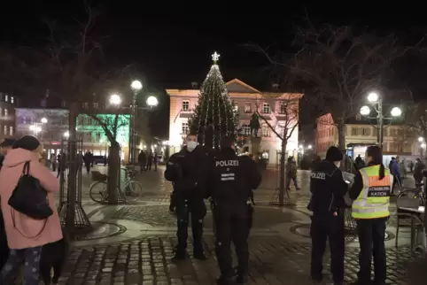 Das Bild entstand bei einer unangemeldeten Corona-Demo Mitte Dezember. 