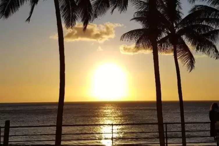 Am Strand: Sonnenuntergang. 