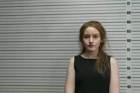 Inspiriert von einer wahren Begebenheit: Anna Sorokin (Julia Garner) täuscht den New Yorker Geldadel.