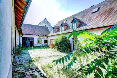 In das Mehrgenerationen-Projekt „Dreipunkthof D Eins!“ in Assenheim stecken die Ratsmitglieder viel Hoffnung. 
