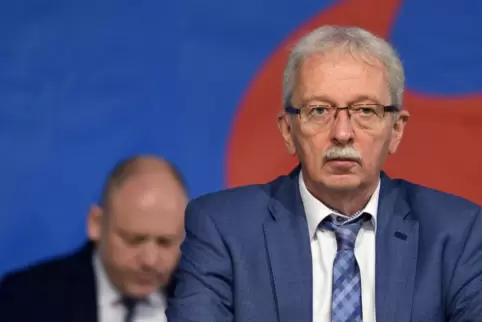 Seit 2019 Landesvorsitzender der AfD, Michael Frisch. Im Hintergrund Joachim Paul, der dem Bundesvorstand angehört. 
