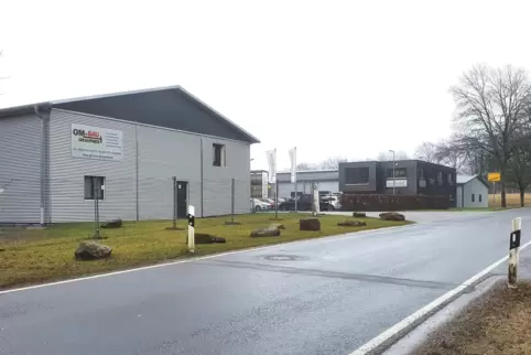 Die Baufirma Graupner und die Firma Weldcom siedelten zuletzt im Gewerbegebiet am Seeberg an. Dafür wurde das Ortsdurchfahrtssch