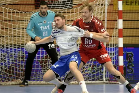 Das Duell zwischen Dominik Mappes (weißes Trikot) und Christian Klimek wird es am Samstag nicht geben. Der Ex-Friesenheimer Mapp