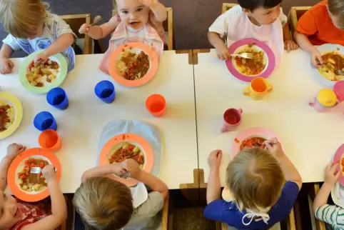 Seit 2021 haben die Kinder auch einen Rechtsanspruch auf ein Mittagessen. 