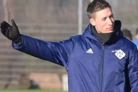 Sah in seinem ersten Regionalligaspiel als Cheftrainer Gelb-Rot: Kevin Stotz. 