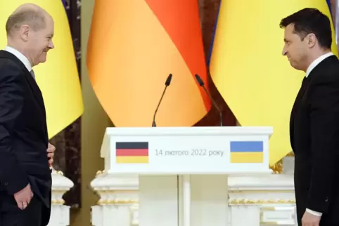 Am Montag in Kiew: Bundeskanzler Olaf Scholz wird von Präsident Wolodymyr Selenskyj empfangen. Am Dienstag folgt Scholz’ Reise n