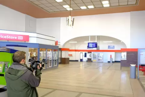 Das Innere des frisch renovierten Bahnhofs in Neunkirchen. Die Bundespolizei soll neue Räume im Gebäude beziehen. 