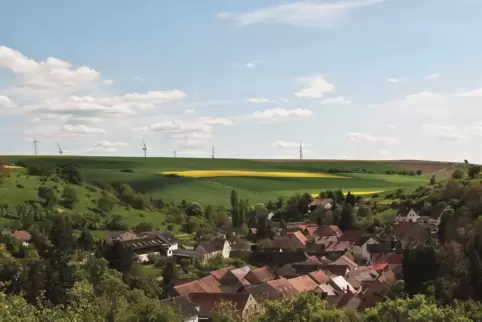 Kalkofen ist nicht nur für seine idyllische Lage im Ohlbachtal, sondern auch für seine intakte Dorfgemeinschaft bekannt. Kalkofen ist nicht nur für seine idyllische Lage im Ohlbachtal, sondern auch für seine intakte Dorfgemeinschaft bekannt.