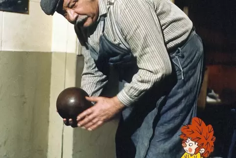 Überall dabei: Pumuckl an der Seite von Meister Eder, verkörpert von Gustl Bayrhammer. 