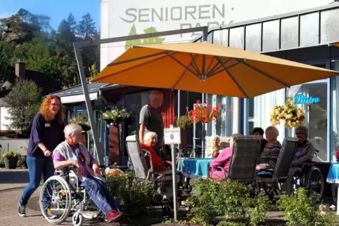 So viel Normalität wie möglich will das Seniorenpark-Team den Bewohnern trotz Corona ermöglichen. Dazu gehören auch Aufenthalte 