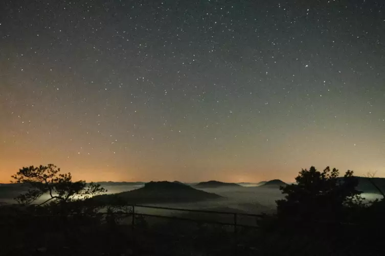 Das Biosphrenreservat Pfälzerwald hat das Projekt „Sternenpark“ ins Leben gerufen, um das Bewusstsein für Lichtverschmutzung zu 