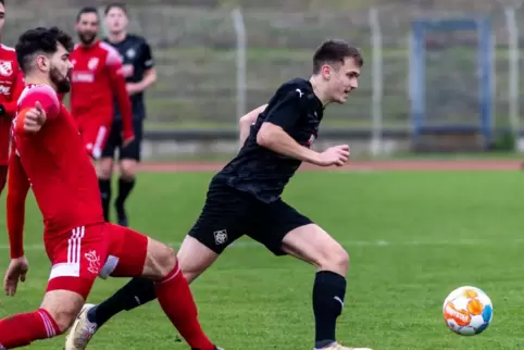 Lennart Thum ist ein begehrter Spieler. Der Stürmer des FC Arminia Ludwigshafen steht offenbar auf der Wunschliste mehrerer Klub