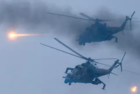 Russland hat eine Truppenreduzierung angekündigt, setzt aber Manöver wie hier in Belarus fort.