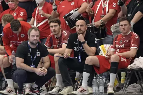 Eulen-Trainer Ceven Klatt (links) und sein Assistent Frank Müller sind besonders gefordert in diesen Tagen und den kommenden Woc