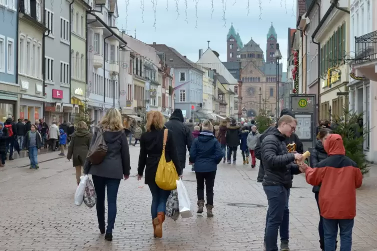 So unbeschwert soll es nach dem Wunsch der Einzelh&auml;ndler in Speyer bald wieder in der Maximilianstra&szlig;e zugehen.