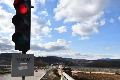 Bitte warten: Autofahrer brauchen derzeit viel Geduld.