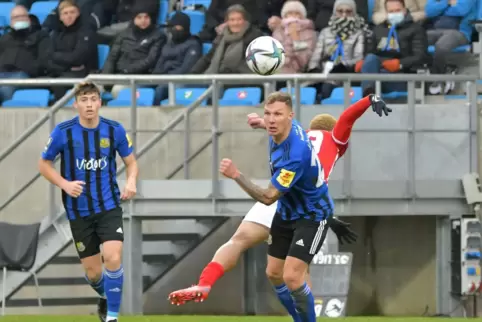 Dauerbrenner bei Blau-Schwarz: Tobias Jänicke hat bislang in allen 26 Saison-Partien des 1. FC Saarbrücken mitgemischt. Sein Tea