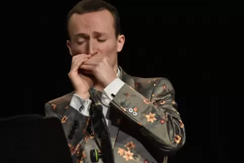 Ein faszinierender Virtuose auf der Mundharmonika: Konstantin Reinfeld. 