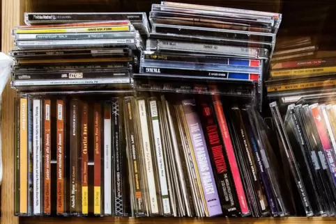 Ein Anblick, den fast jeder (noch) kennt: CD-Regal.