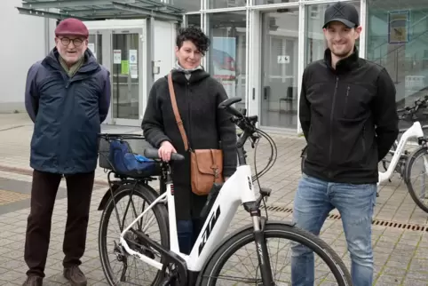  Sieger beim Stadtradeln der VG Rheinauen (von links): Wolfgang Karl (Dritter), Marion Krüger (Erste) und Michael Forler (Zweite