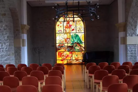 Die Veranstaltungen finden in der ehemaligen Synagoge statt. 
