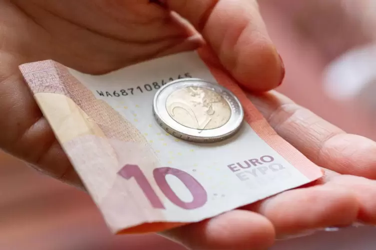 Auf 12 Euro steigt der Mindestlohn nach dem Willen der Regierung ab 1. Oktober 2022.