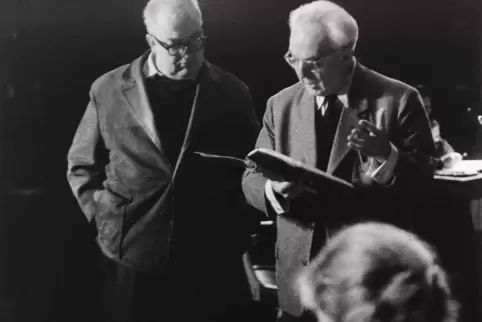 Probenarbeit 1962 am Zürcher Schauspielhaus: von links Autor Friedrich Dürrenmatt, Regisseur Kurt Horwitz und Schauspielerin The
