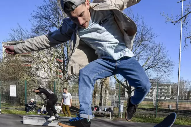 Auf der Suche nach einem besseren Platz für ihr Hobby: Kevin Neufeld und seine Mitstreiter. Auf der Suche nach einem besseren Platz für ihr Hobby: Kevin Neufeld und seine Mitstreiter.