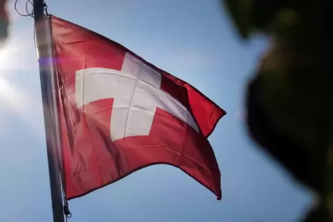 Die Schweiz schließt sich den Sanktionen der EU und anderer Länder gegen Russland vorerst nicht an.