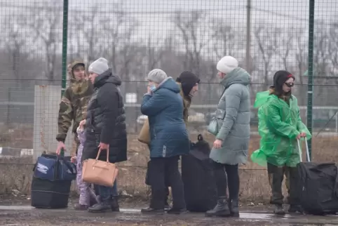 Ukrainer flüchten aus dem Donbass in die Region Rostow. 