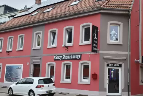 Erhielt in der Nacht auf Samstag Besuch von Polizei, Ordnungsamt und Zoll: die Shisha-Lounge in Waldfischbach-Burgalben. 