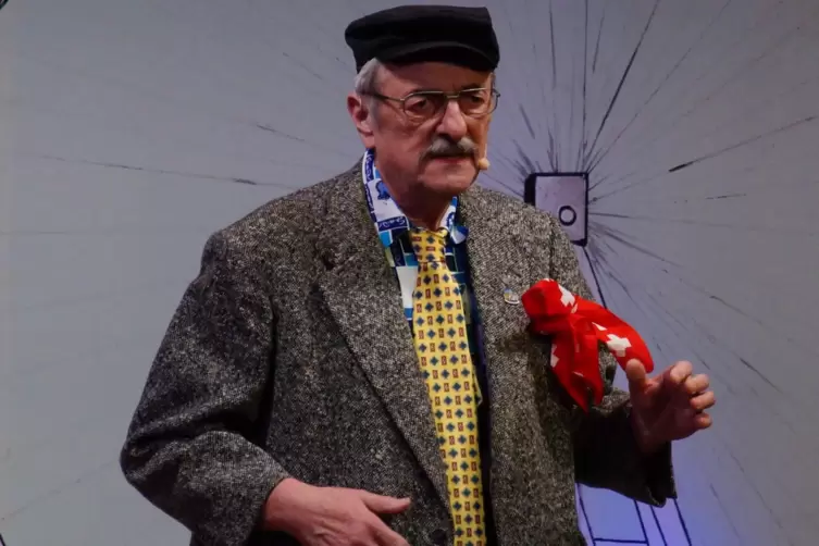 Vorsitzender Giacomo Galante von der Chorania in Frankenthal in seiner Paraderolle als Marktplatzreiwer. 