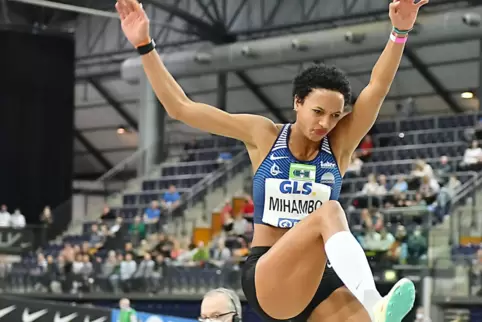 Malaika Mihambo siegte mit guten 6,81 Meter. 