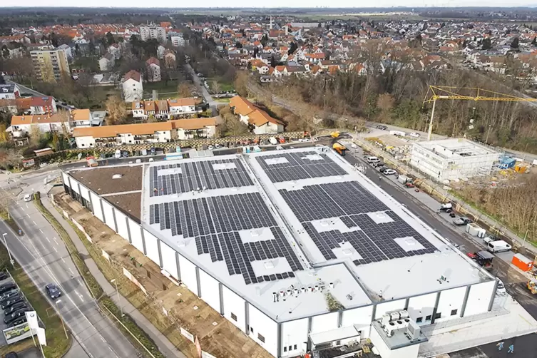 Photovoltaik: Die Anlage am Alten Bauhaus könnte 145 Einfamilienhäuser versorgen. 