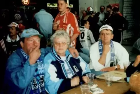Gemeinsame Fahrt der Teufelskerle Süd und der Löwenfreunde Vierkirchen-Pasenbach nach Kaiserslautern, am 20. Mai 2000. Damals du