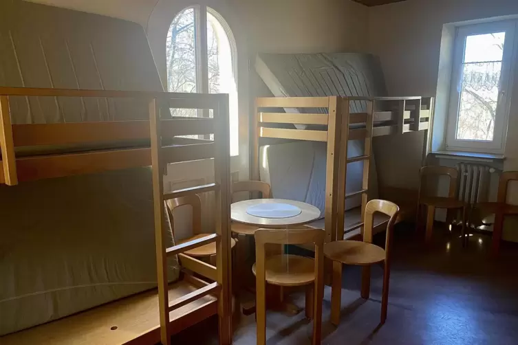 Das sogenannte &bdquo;Burgfr&auml;uleinzimmer&ldquo; kann als Familienzimmer dienen.