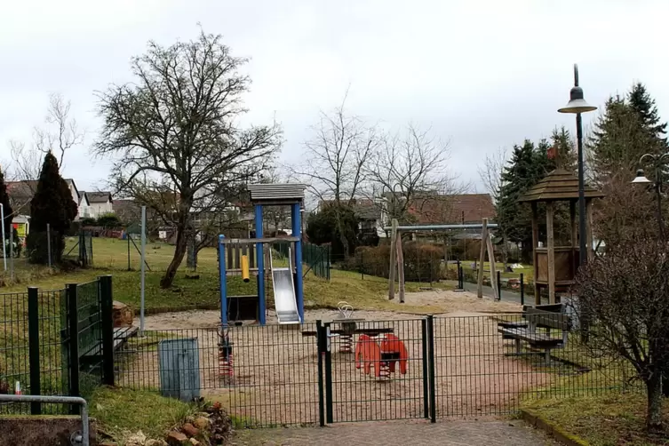 Der Spielplatz im Freizeitpark in Leimen ist jetzt eingezäunt.