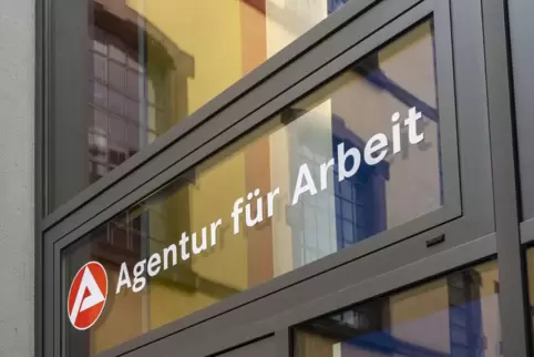 Im Landkreis Kusel waren im Febraur 1627 Menschen ohne Job. 