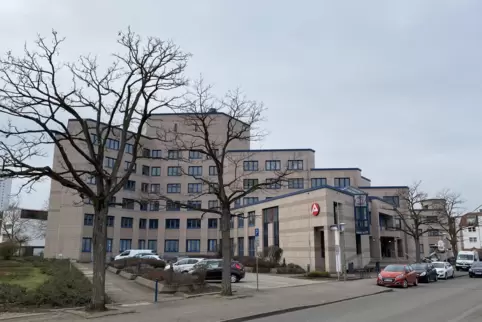 Der Hauptsitz der Arbeitsagentur Kaiserslautern-Pirmasens ist in der Augustastraße in Kaiserslautern. 