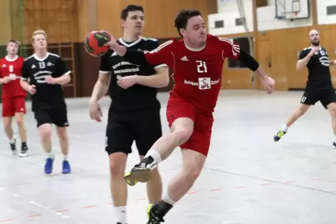 Im Derby geht’s heiß her: Waldsee (rot) gegen Heiligenstein.