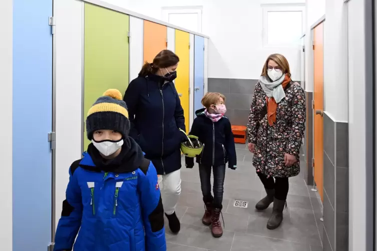 Saniert und farbenfroh: die neuen Toiletten der Grundschule Maikammer. 
