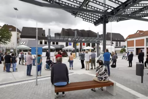 Ramsteins neuer Busbahnhof: Trotz kräftiger Investitionen in den letzten Jahren hat die Stadt genügend Geld, um ihre Infrastrukt