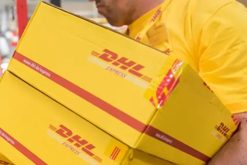 Im Paketshop können unter anderem Pakete verschickt oder abgeholt werden.