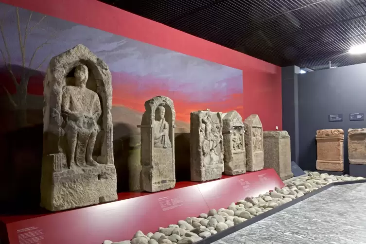 Rekonstruktion einer R&ouml;merstra&szlig;e in der Reiss-Engelhorn-Ausstellung &bdquo;Versunkene Geschichte&ldquo;.