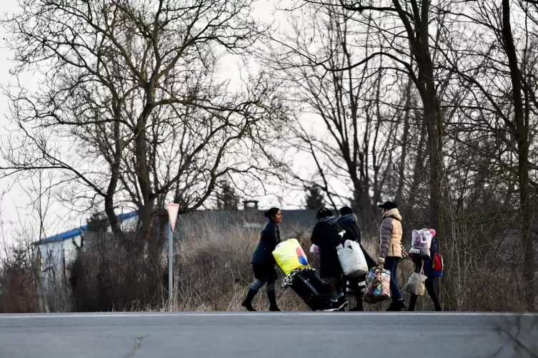 Viele Menschen aus der Ukraine sind auf der Flucht. 