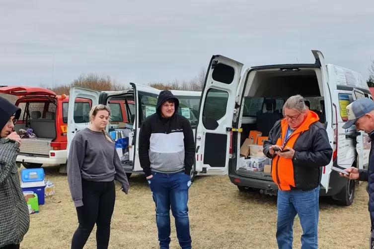 Die Helfer aus der Pfalz: Sascha Schantz, Marie Sauter, Luca Dietrich, Gerhard Winkler und Manuel Sauter. 